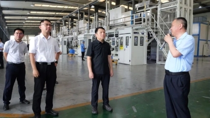 解洪濤調(diào)研區(qū)工業(yè)項(xiàng)目建設(shè)指揮部工作開展情況